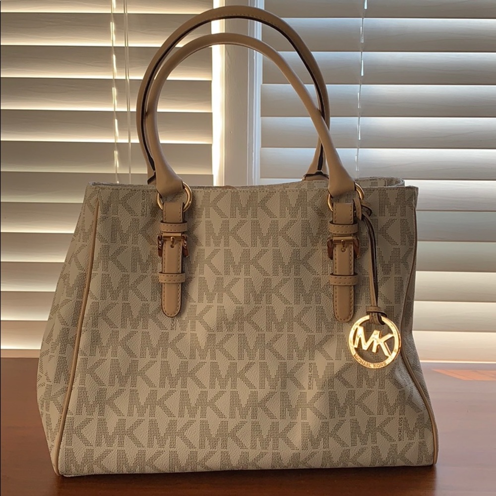 Micheal Kors Vanilla Monogram Tote